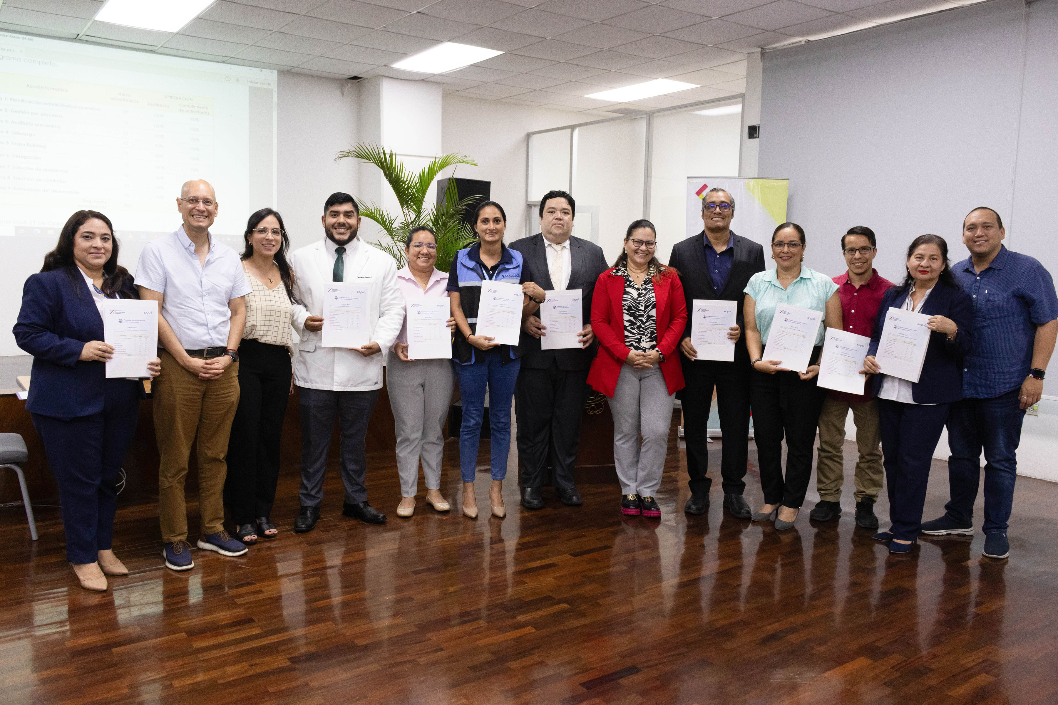 Sesión de entrega de certificados y reconocimientos para los programas de formación 2023