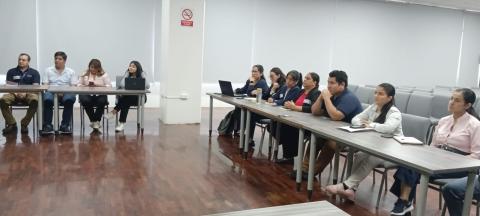 Curso sobre Auditoría preventiva - Participantes prestando atención durante laesión presencial 1